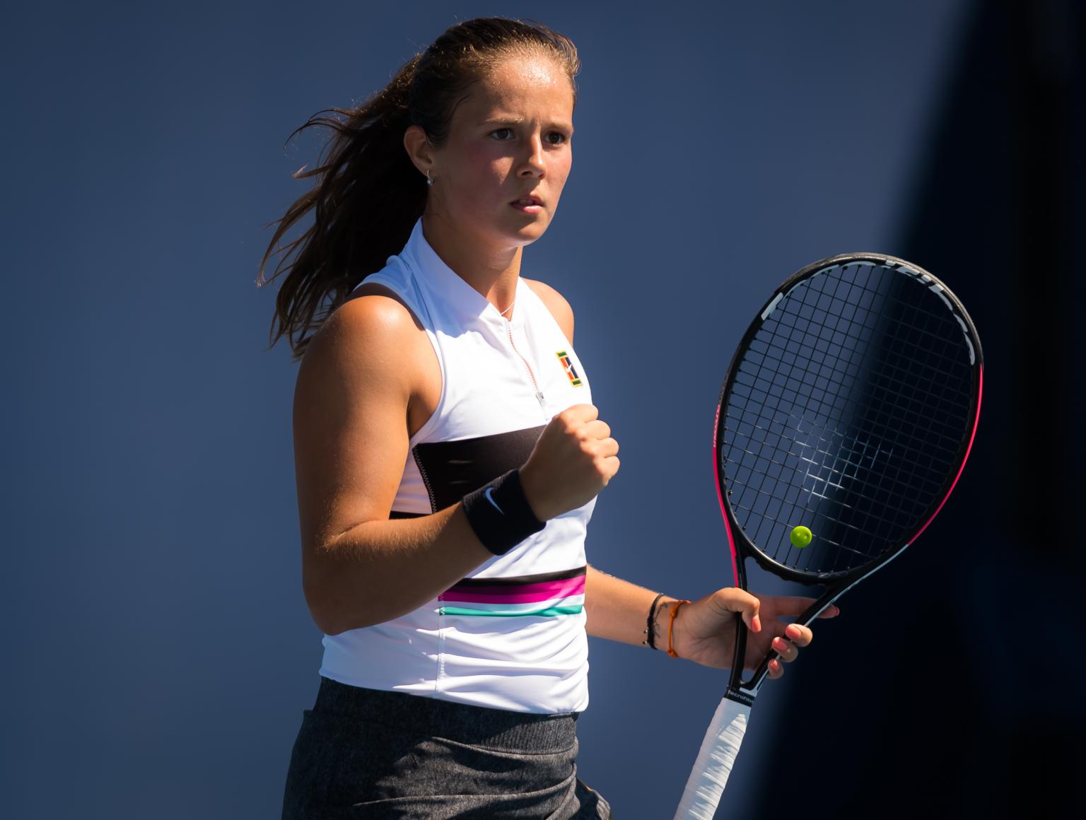 并在比赛中 并在比赛中