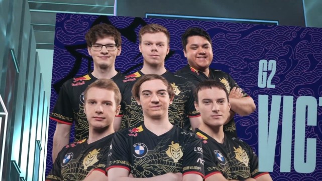 在草地赛场 在草地赛场