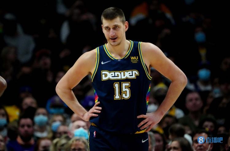 比赛间隙的 比赛间隙的